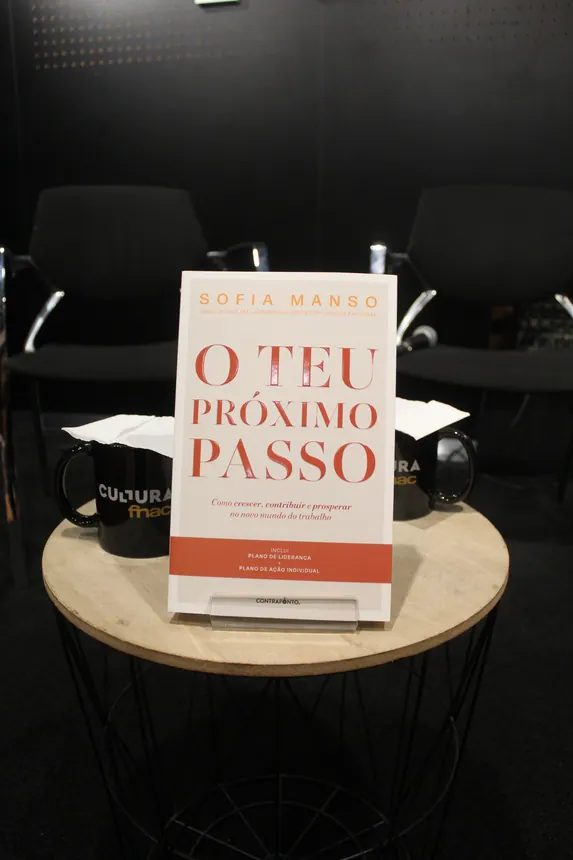 Fotografia da apresentação do livro O Teu Próximo Passo no Porto