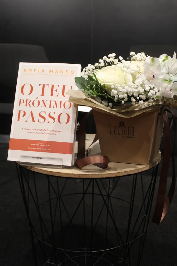 Fotografia da apresentação do livro O Teu Próximo Passo no Porto